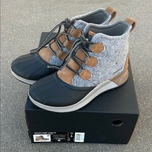 Sorel out and about boots